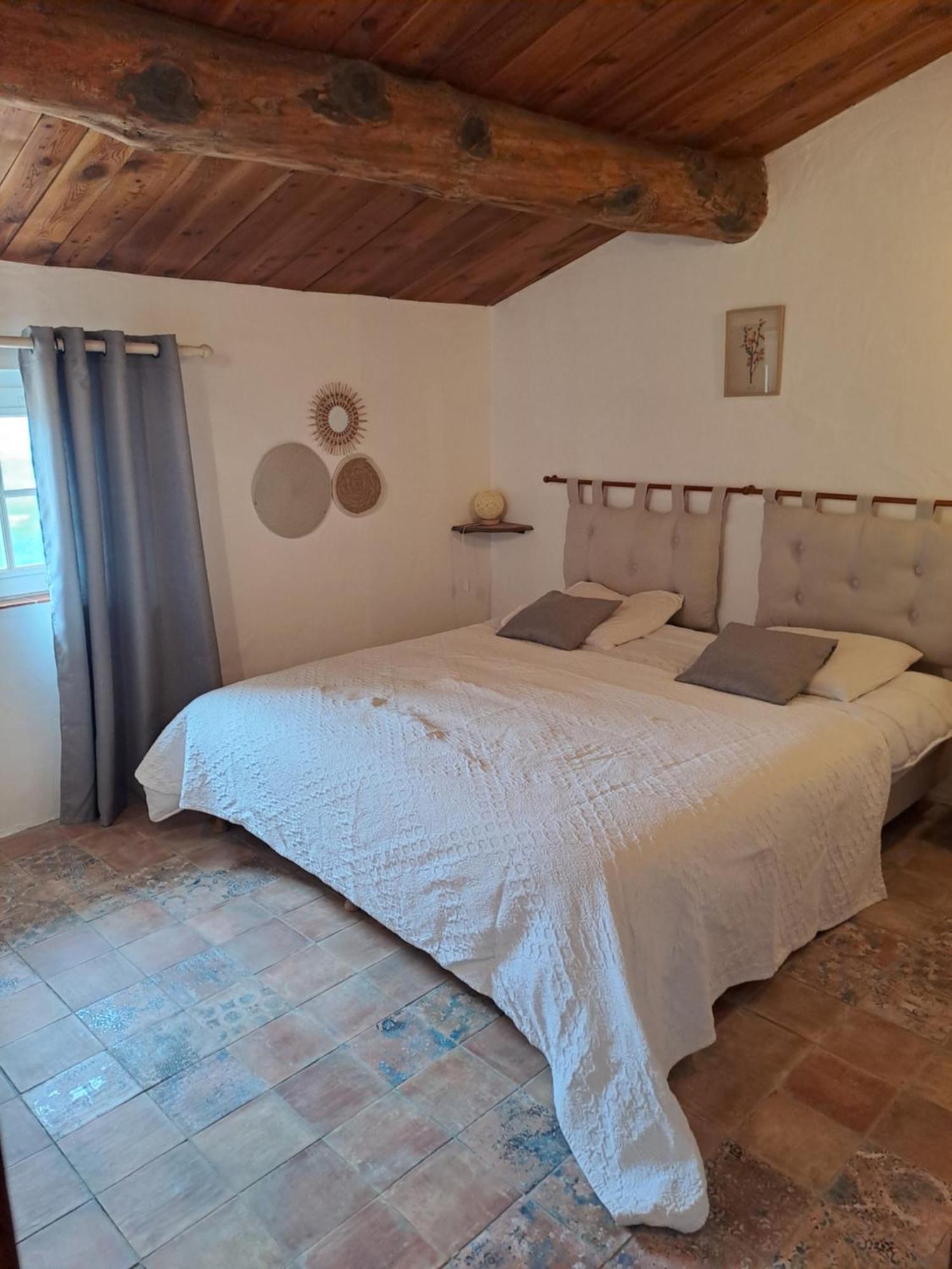 Les Roses Tremieres Bed and Breakfast Bargème Buitenkant foto